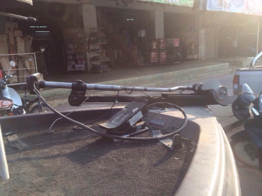 ขายเรือแบสranger 18 ฟุตพร้อมเทเลอร์