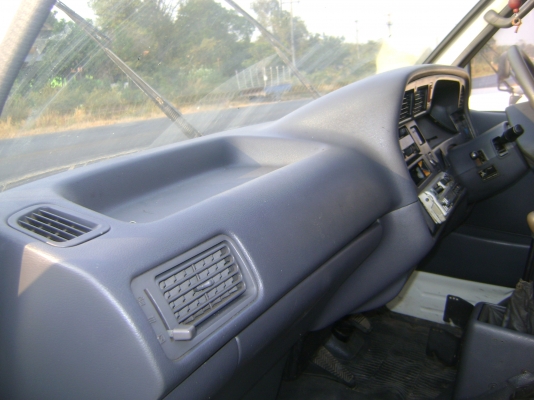 รถตู้ ปี 37 (รถประมูล ทะเบียนยังไม่มา) ราคา 200,000 บาท รถตู้ ปี 37 (รถประมูล ทะเบียนยังไม่มา) ราคา 200,000 บาท