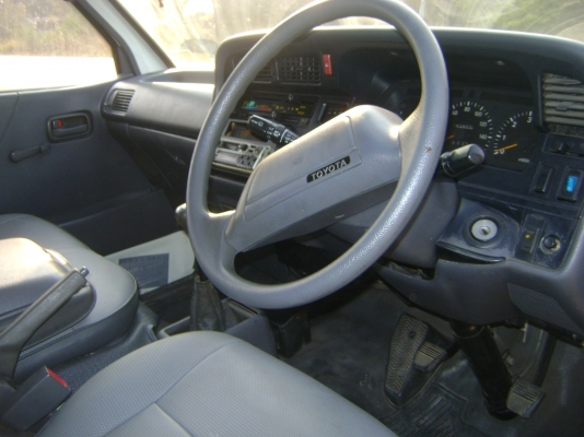 รถตู้ ปี 37 (รถประมูล ทะเบียนยังไม่มา) ราคา 200,000 บาท รถตู้ ปี 37 (รถประมูล ทะเบียนยังไม่มา) ราคา 200,000 บาท