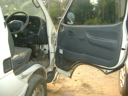 รถตู้ (รถประมูล ) ราคา 150,000 บาท รถตู้ (รถประมูล ) ราคา 150,000 บาท