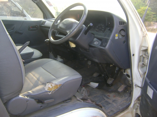 รถตู้ (รถประมูล ) ราคา 150,000 บาท รถตู้ (รถประมูล ) ราคา 150,000 บาท