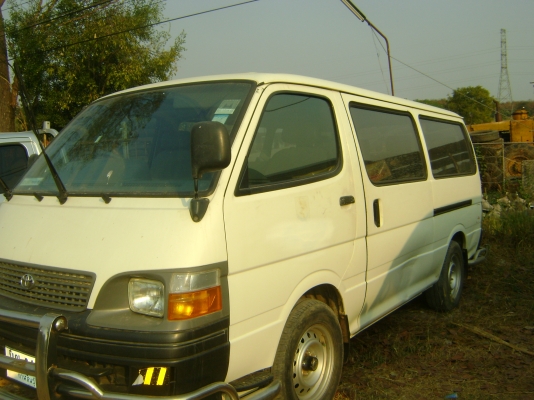 รถตู้ (รถประมูล ) ราคา 150,000 บาท รถตู้ (รถประมูล ) ราคา 150,000 บาท