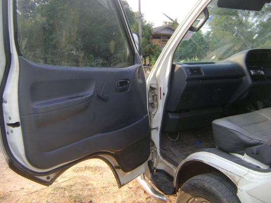 รถตู้ (รถประมูล ) ราคา 150,000 บาท รถตู้ (รถประมูล ) ราคา 150,000 บาท