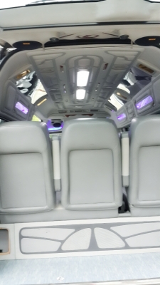 รถตู้ toyota commuter แต่ง VIP  680,000