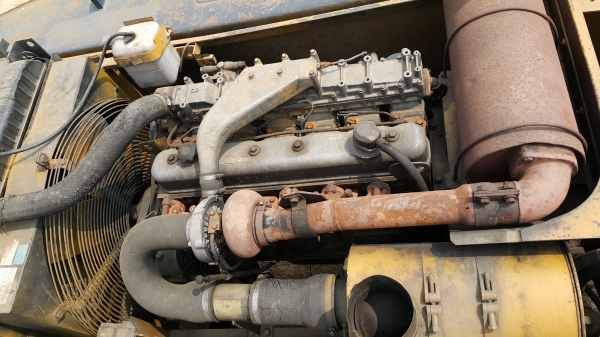 ขายรถแบคโฮ KOMATSU PC-300-5 ไฟฟ้าครบ สภาพ 80\% สนใจโทรด่วน ขายรถแบคโฮ KOMATSU PC-300-5 ไฟฟ้าครบ สภาพ 80\% สนใจโทรด่วน