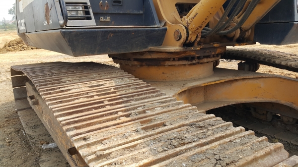 ขายรถแบคโฮ KOMATSU PC-300-5 ไฟฟ้าครบ สภาพ 80\% สนใจโทรด่วน ขายรถแบคโฮ KOMATSU PC-300-5 ไฟฟ้าครบ สภาพ 80\% สนใจโทรด่วน