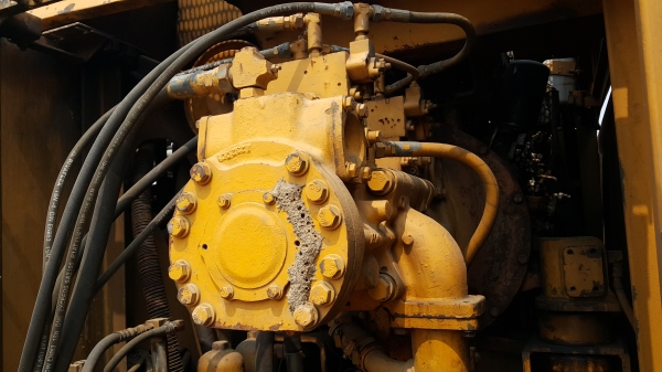 ขายรถแบคโฮ KOMATSU PC-300-5 ไฟฟ้าครบ สภาพ 80\% สนใจโทรด่วน ขายรถแบคโฮ KOMATSU PC-300-5 ไฟฟ้าครบ สภาพ 80\% สนใจโทรด่วน