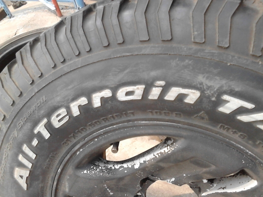 31X10.50R15 พร้อมแม๊ก 6 รู  มี 1 ล้อ TEL.081-427-3941