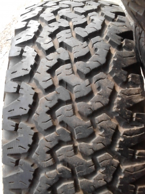 31X10.50R15 พร้อมแม๊ก 6 รู  มี 1 ล้อ TEL.081-427-3941