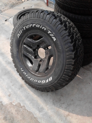 31X10.50R15 พร้อมแม๊ก 6 รู  มี 1 ล้อ TEL.081-427-3941