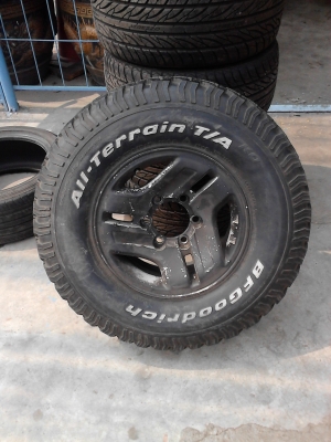 31X10.50R15 พร้อมแม๊ก 6 รู  มี 1 ล้อ TEL.081-427-3941