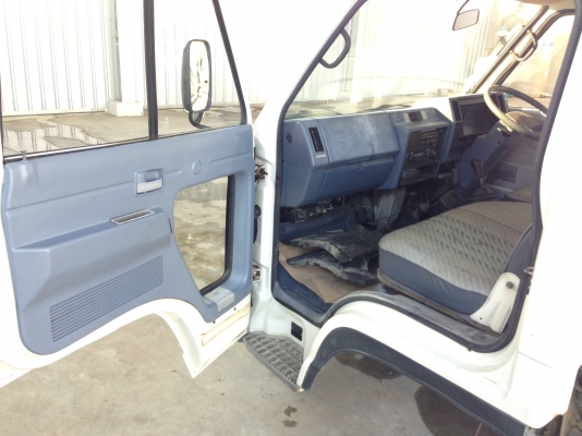 หัวเก๋ง ISUZU NKR ตาหวาน