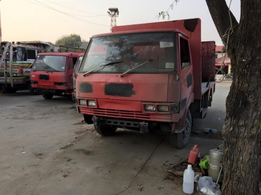 ***ขายแล้วครับขอบคุณ Truck2hand ขาย HINO FB-117 6ล้อ มีทั้งหมด2คัน รถห้างแท้ทุกคัน คันที่1.HINO FB112 WO4D-117แรง เกียร์สั้น พ.ธรรมดา เครื่อง/เกียร์/ช่วงล่าง เดิมๆ 5น็อต หน้า-หลัง เบรคลม ยาว4.30ม. หัวเก๋งเดิม คอนโซลครบ /คันที่2..HINO FB1