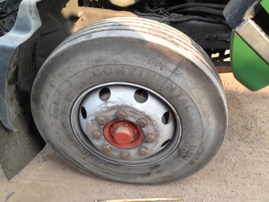 ขายถูกๆตามสภาพ 6 ล้อ HINO MEGA เครื่อง JO8C เทอร์โบ 212 แรงม้า หัวคัชซี รภห้างปี 49 ขายตามสภาพหรือให้เก็บงานได้ค่ะ รีบเลยนะคะ รถเดิมๆค่ะช่วงล่างใหญ่ เก็บงานนิดหน่อยก็สวยเลยค่ะ