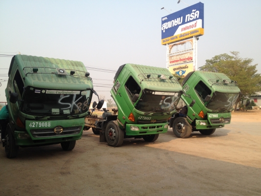 ขายถูกๆตามสภาพ 6 ล้อ HINO MEGA เครื่อง JO8C เทอร์โบ 212 แรงม้า หัวคัชซี รภห้างปี 49 ขายตามสภาพหรือให้เก็บงานได้ค่ะ รีบเลยนะคะ รถเดิมๆค่ะช่วงล่างใหญ่ เก็บงานนิดหน่อยก็สวยเลยค่ะ