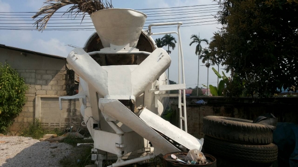 ขายชุดโม่ปูนของรถ 10 ล้อ ขนาด 6 คิว อุปกรณ์ครบชุดราคา 180000