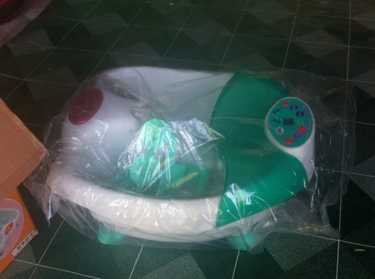 เครื่องทำสปาเท้าที่บ้าน เป็นการช่วยผ่อนคลายเท้าด้วยการทำสปา มีฟองอากาศช่วยการนวด