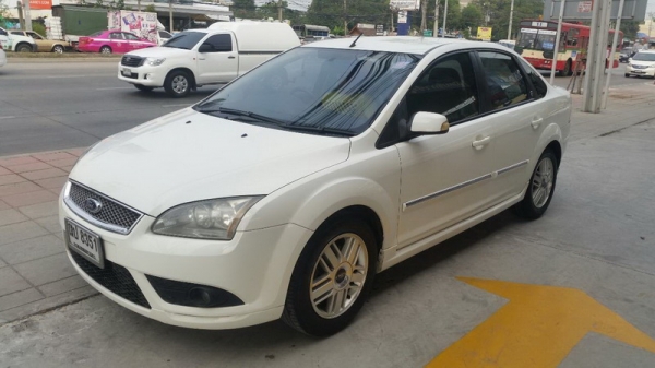 FORD FOCUS 2.0 ปี 2009 รถสวย ตัว TOP ติดแก็ส LPG หัวฉีด ถังโดนัท เบา่ะหนัง ล้อ MAX แอร์เย็น เครื่องวิ่งดี ช่วงล่างดี กระจกไฟฟ้า ภายในสภาพสวย สีสวย รถพร้อมช้งาน จัดไฟแนนได้ ฟรีดาวน์