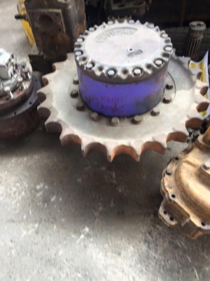 SK120-1 ตัวเดินพร้อมมอเตอร์ เช็คนอกญี่ปุ่น อะไหล่เก่าญี่ปุ่น  ไม่เคยใช้งานในไทย   ราคาลูกละ 110,000 บาท  สินค้ารับประกันซื้อไปใส่ไม่ได้คืนเงินเต็มจำนวน