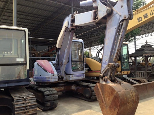 KOMATSU PC75UU-2 รถเก่านำเข้าจากญี่ปุ่นไม่เคยใช้งานในไทย  สภาพพร้อมลุยงาน + เอกสารใบแจ้งจำหน่าย  ชั่วโมง 3074 ซีเรียล : 12986 ซีเรียลสูง  ตัวเดิน : HY-dash เครื่อง : 4D95LE-1  ขนาด : 4 สูบ ปั้ม : Uchida ยูชิดะ -คอลโทรลสั้นน้ำมัน -ระบบไฟครบไฟฟ้าครบ -ขนาดรถ