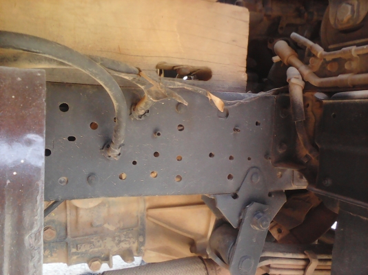 หกล้อ อีซูซุ NKR130แรง ปี46 แอร์ เพาเวอร์ กระจกไฟฟ้า สภาพดีพร้อมใช้งาน ทะเบียนพร้อมโอน