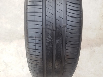 ขายยาง215/60/16 ปี 12/3เส้นปี11/1เส้น MICHERLIN ENERGY XM2  4 เส้น