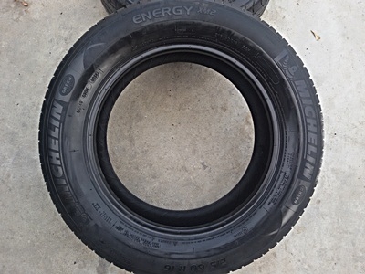 ขายยาง215/60/16 ปี 12/3เส้นปี11/1เส้น MICHERLIN ENERGY XM2  4 เส้น