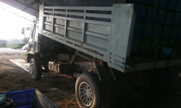 6ล้อดั้ม165แรง FTR11H ดั้มยาว4.4ม.(รถบรรทุกถังน้ำยาง)รถสวย....เล่มพร้อม