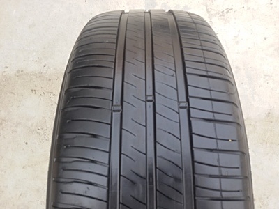 ขายยาง215/60/16 ปี 1313  MICHERLIN ENERGY XM2  4 เส้น