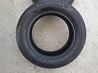 ขายยาง215/60/16 ปี 1313  MICHERLIN ENERGY XM2  4 เส้น