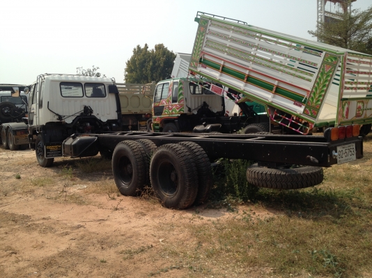 ขายสิงห์ไฮเทค เครื่อง 195 1 เพลา ยาว 7.20 เมตร รถทำใหม่ทั้งคัน เช็คใหม่ เครื่อง เกียร์ แอร์ เฟืองท้าย ระบบไฟ ระบบเบรค รถสวยพร้อมใช้ ยาง 900 ขอบ 20 นะคะ