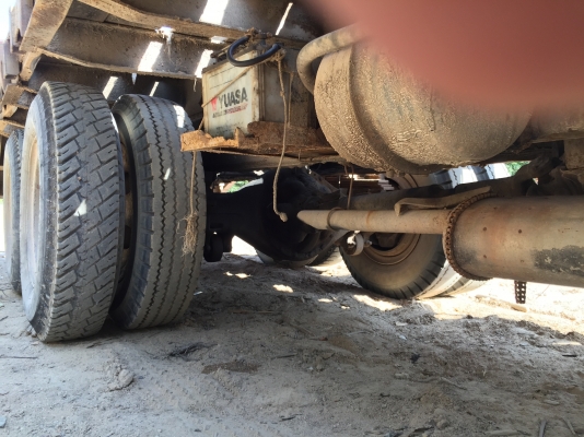 10ล้อท้ายลาดเพลาเดียว เครื่อง185แรง HINO KT920 เครื่องHO7C..รถใช้งานอยู่ทุกวัน..แต่สภาพไม่ค่อยสวย เครื่องดดี..เล่มพร้อม.