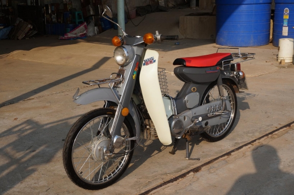 ขาย YAMAHA U 7 ไม่มีทะเบียน ออกใบซื้อขายให้ รถสวย เครื่องเดิม 3 เกียร์ วิ่งไกล สบาย เครื่องดี พร้อมใช้ ขับนิ่มแน่น หายาก แล้วครับ รุ้นนี้ ขาย YAMAHA U 7 ไม่มีทะเบียน ออกใบซื้อขายให้ รถสวย เครื่องเดิม 3 เกียร์ วิ่งไกล สบาย เครื่องดี พร้อมใช้ ขับนิ่มแน่น หายาก แล้วครับ รุ้นนี้