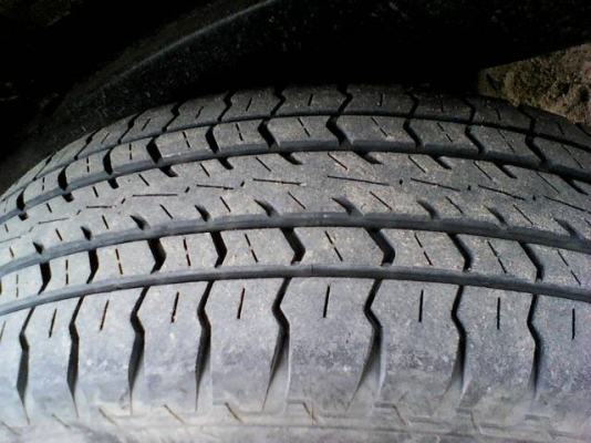 ขายล้อ เดิม วีโก้พร้อมยางปี 12  สวยยเลยคับ ขาย 6500 c