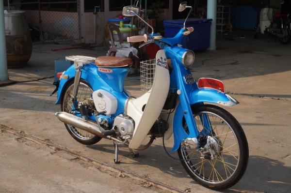 ขาย HONDA C 100 มีทะเบียนแท้เลขตรง เป็น กระดาษแผ่นเดียว สภาพทำใหม่ทั้งคัน สวย สวย เครื่อง เดิม 3 เกียร์ ขับดีปกติ พร้อมใช้ ระบบไฟครบ