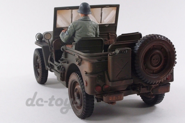 ขาย..โมเดลรถ Jeep Ford GPW ขนาด 1:18