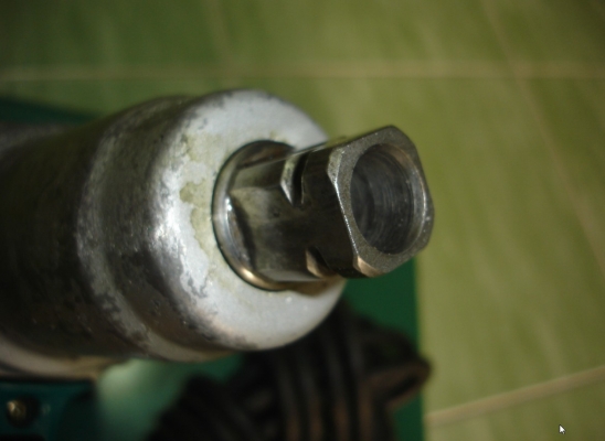 ขายบ๊อกไฟฟ้าhitachi wh12y 6หุน ไฟ 100v แถมลูกบล๊อคเบอร์ 19-12