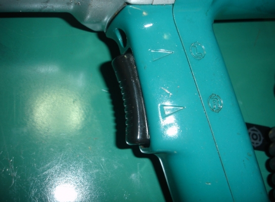 ขายบ๊อกไฟฟ้าhitachi wh12y 6หุน ไฟ 100v แถมลูกบล๊อคเบอร์ 19-12