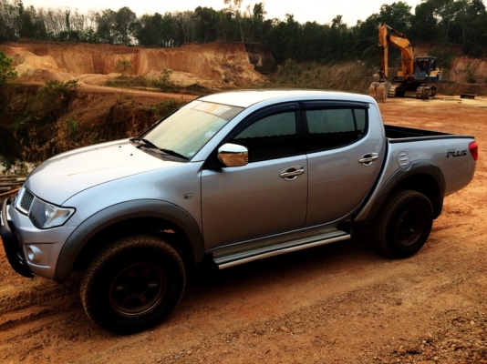 TRITON 2.4 PLUS 4ประตู ปี2009 ออกห้าง