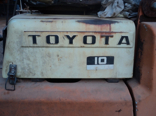 ขายรถตัก toyota ขนาด 1/2 คิว โทร 081-9546206