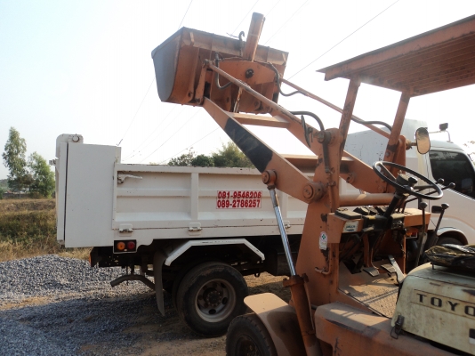 ขายรถตัก toyota ขนาด 1/2 คิว โทร 081-9546206