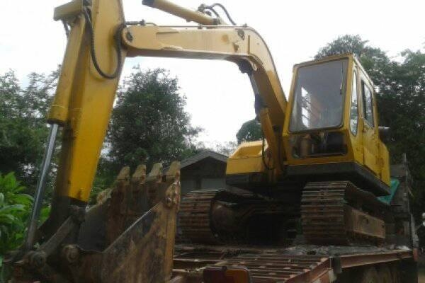 ขายแบคโคKOMATSU 80-2 เครื่องเดิม ปั้มเดิม เอวแน่น ไม่โหลด ทำงานเร็ว โซ่ดี บูมอาร์มดี สภาพพร้อมใช้งาน สนใจโทร090-8588220คุณนะ ID:narong498 หรือwww.truck.in.th/498 หรือfb:ณรงค์ ซื้อขายรถมือสอง (เว็บไซต์ส่วนตัว)