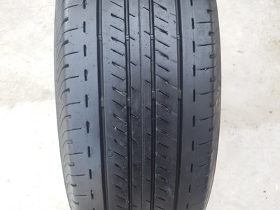 ขายยาง215/70/15 ปี13/2เส้นปี12/2เส้น BRIDGESTONE R611 4เส้น