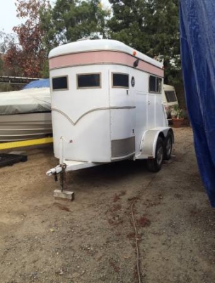 ขายเทลเลอร์บรรทุกม้า ทุกได้ 2 ตัว นำเข้าจากอเมริกา