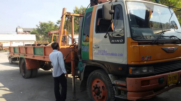 ขาย6ล้อHINO FF3H 195แรง ปี39 ติดเครน4.5ต้น 3ปลอก2ชัก เครื่องดี แคชซีสวย พ.เพาเวอร์ เบรกทิฟฟี่ ภายในสวย สภาพพร้อมใช้งาน เอกสารพร้อมโอน จัดไฟแนนซ์ได้ เงื่อนไขง่ายๆวันเดียวรับรถ สนใจโทร 090-8588220คุณนะ 093-3258446คุณบิว ID:narong498 หรือ www.truck.in.th/498