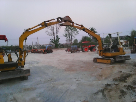 ขายแบ็คโฮ มิสซูมิสชิ  MITSUBISHI PC-20 พร้อมใช้งาน