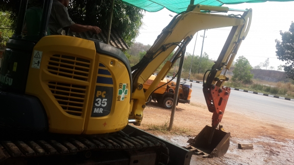 ขาย Komutsu pc35 mr-2 รุ่นใหม่ล่าสุด  พร้อม หัวกระแทก+บุ้งกี๋+แทรคยาง  ใช้งานได้เลย