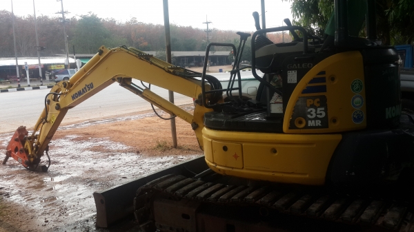 ขาย Komutsu pc35 mr-2 รุ่นใหม่ล่าสุด  พร้อม หัวกระแทก+บุ้งกี๋+แทรคยาง  ใช้งานได้เลย