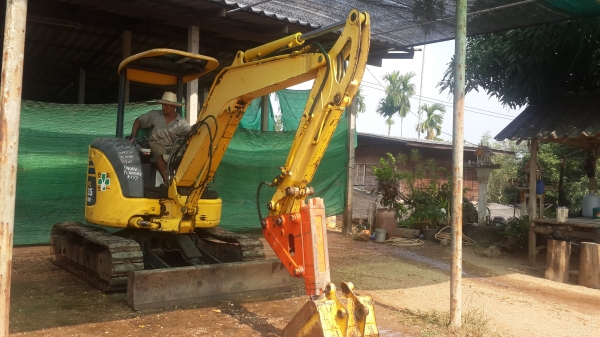 ขาย Komutsu pc35 mr-2 รุ่นใหม่ล่าสุด  พร้อม หัวกระแทก+บุ้งกี๋+แทรคยาง  ใช้งานได้เลย