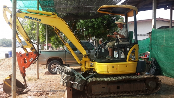 ขาย Komutsu pc35 mr-2 รุ่นใหม่ล่าสุด  พร้อม หัวกระแทก+บุ้งกี๋+แทรคยาง  ใช้งานได้เลย